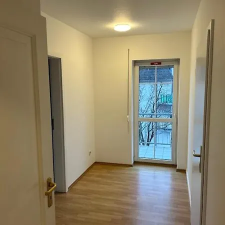 Voll Moeblierte Zweiraumwohnung * Radebeul